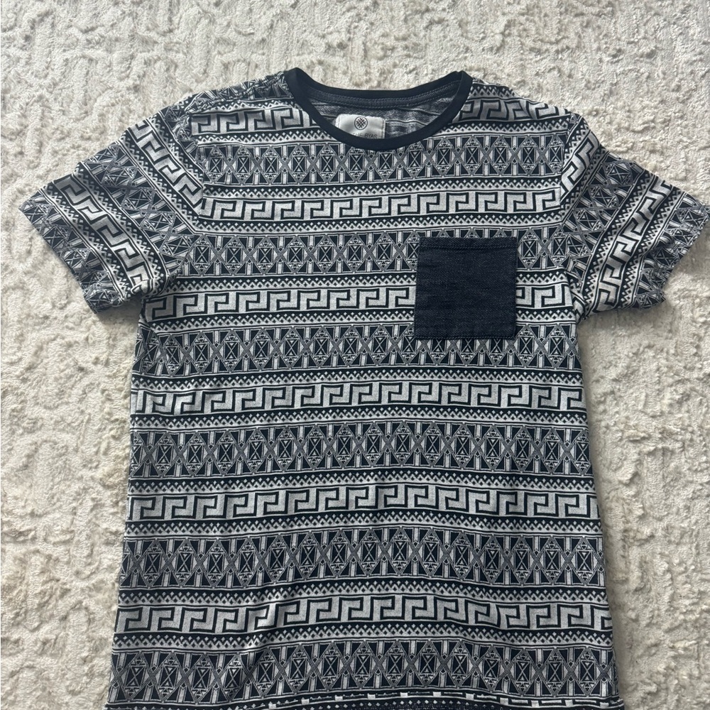 On the Byas Geometric Black and White mens Medium Tee